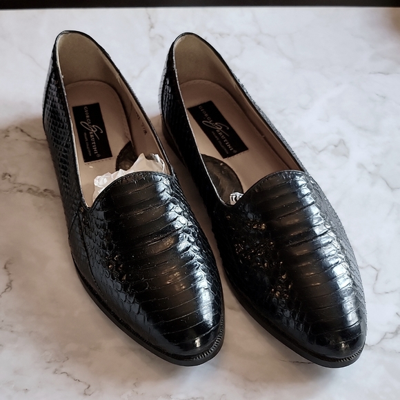 Giorgio Brutini Other - Black snakeskin dress loafers